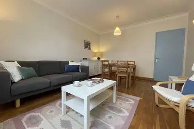 Image de Maison spacieuse avec jardin et garage, proche centre La Rochelle, 3 chambres, 6 couchages