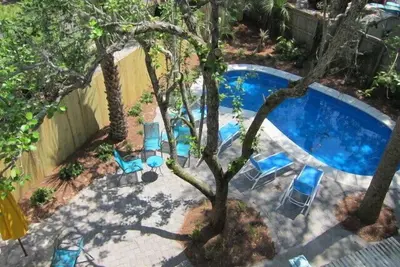 Image de Private Pool + Whimsical Sleeping Porch Steps from Beach by Tybee Cottages