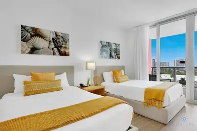 Image de Spectacular Balcony| Near Beach + Gym+ Pool