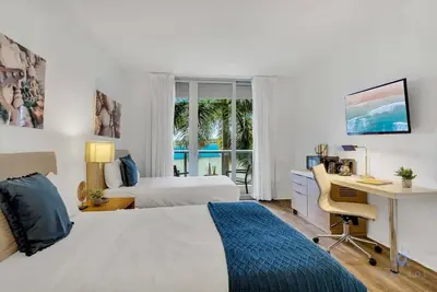 Image de Apartment w/ Balcony+ Gym + Near Beach