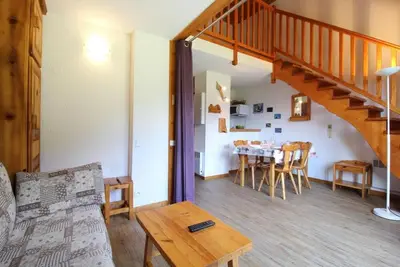 Image de 300m du centre station, 3ème étage, balcon, télévision, casier à ski, 53m², Termignon-la-Vanoise