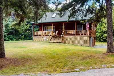 Image de Beautiful, relaxing log cabin with firepit, fast WiFi, and washer/dryer
