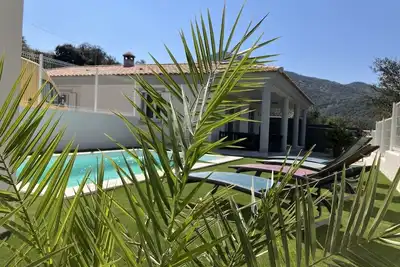 Image de Maison avec piscine tout confort face aux montagnes et à 5 minutes de la plage