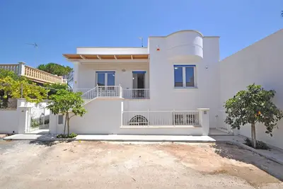 Image de Modern-style app. only 60 mt from the sea