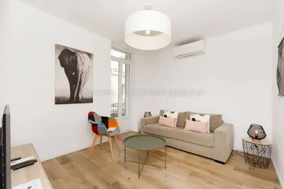 Image de August-2523-3 pièces contemporain proche Palais des Festivals