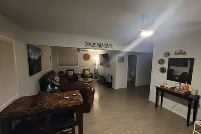 Image de B&B u-med district near shopping, parks and Jber