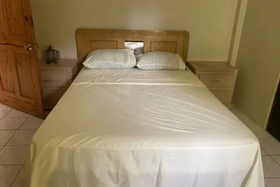 Image de Lovely 2-bedroom 1 bath apt. with free parking