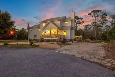 Image de Spacious Emerald Coast House w/Views Near Beach