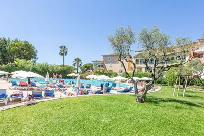 Image de Confortable appartement pour 4 personnes avec piscine, Wifi, Tv, terrasse et parking