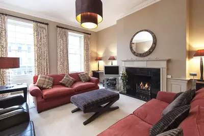 Image de Luxury central Edinburgh with stunning views of castle!