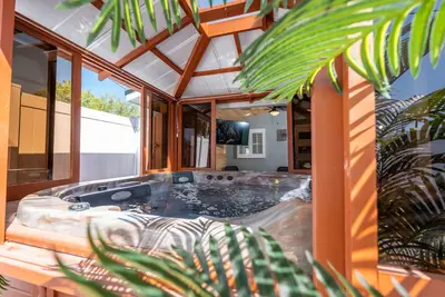 Image de Lovely 2-bedroom loft with hot tub.