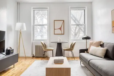 Image de Bright Carroll Gardens 1br w\/ W\/D, near Wf & Waterfront, by Blueground