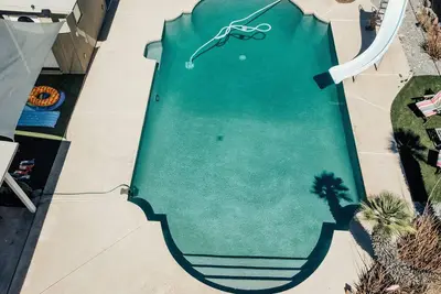 Image de The Desert Sunset: 4 Bdr, 5 Beds, Large private pool, Fast Wifi
