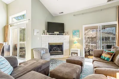 Image de Waterview condo at Sea Colony with patio, fireplace, fast WiFi, pools, & tennis