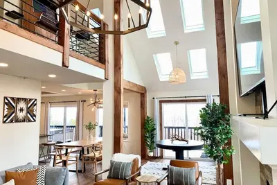 Image de Luxury Modern Rustic Chalet on Ski Mountain | Breathtaking Views + Location
