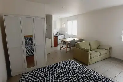 Image de Très jolie studio de 35 m² au rez de chaussée. wifi, Netflix.