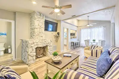 Image de Port Charlotte Cottage ~ 3 Mi to Beach Park!