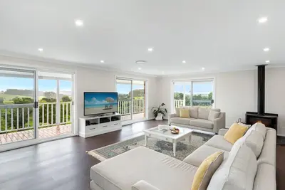 Image de Olive Grove - A Contemporary Rural Haven