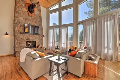 Image de Near Golfing: Munds Park Cabin w/ Deck!