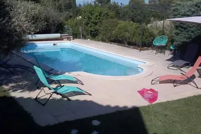 Image de Maison En Provence Avec Piscine '' La Grenouille Bleue ''