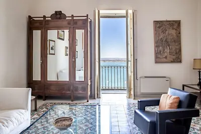 Image de Duplex sul porto grande by Wonderful Italy