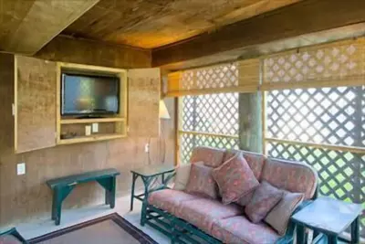 Image de One of a Kind - One Block from the Beach