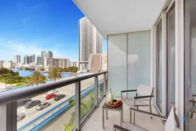 Image de Amazing Pool + Balcony+Gym + Near Beach