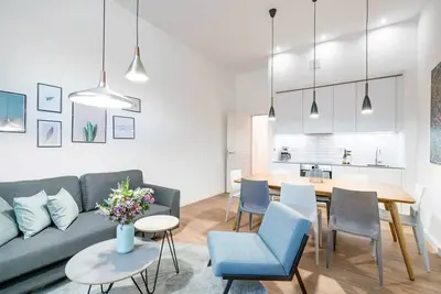 Image de 3-Bedroom Apartment (90sqm) with a Terrace & Garden(2)