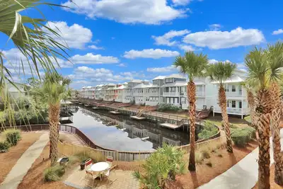 Image de 3br Condo on Canal, Walk from Beach with Community Pool ~ Waterside 203