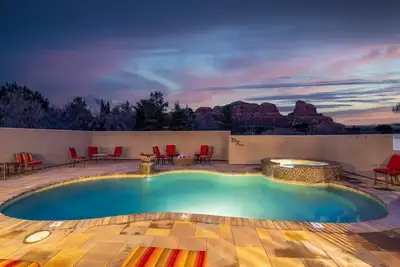 Image de No clean fee, Red Rock Views, Heated Pool, 5br