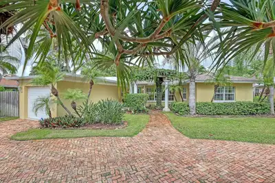 Image de Beach Bungalow on Singer Island - Steps to the Beach. Dog friendly!