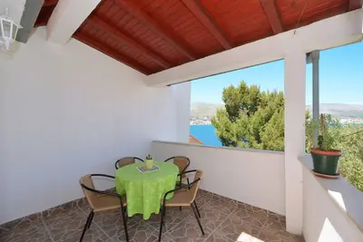 Mladen 1, Apt in Okrug Donji, Trogir