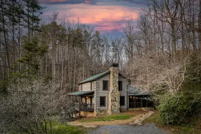 Image de Special! Private 7 acres pet friendly- Flat roads! Hottub