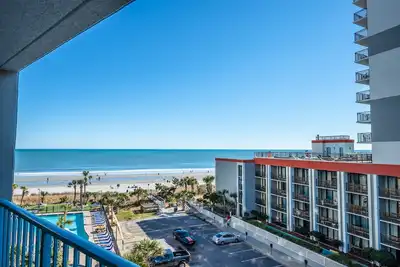 Image de Remodeled Ocean View Studio 5thFloor, Heated Pools!