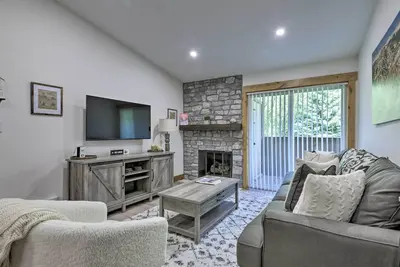 Image de Cozy Avon Condo w/ Grill: Walk to Ski Shuttle