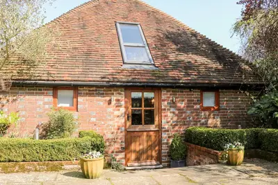 The Old Granary, romantic, with open fire in West Chiltington