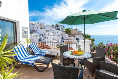 Image de Joli appartement pour 4 personnes avec piscine, climatisation, Wifi et patio