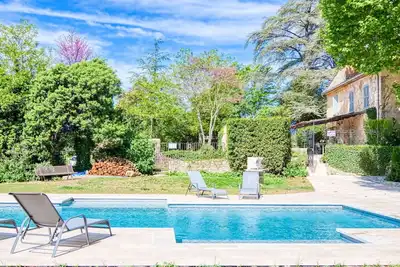 Image de Agréable appartement dans une maison de vacances avec Wifi, piscine, Tv, terrasse et parking