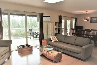 Image de Licensed! ! 3 Bedroom Family Home in Lower Mission