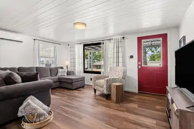 Pleasure Point Place Waterfront Cottage