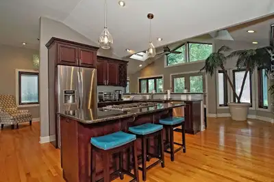 Image de Your own suburban oasis on Cleveland's West Side
