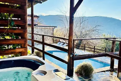 Image de Private Villa with Hot Tube & Pool