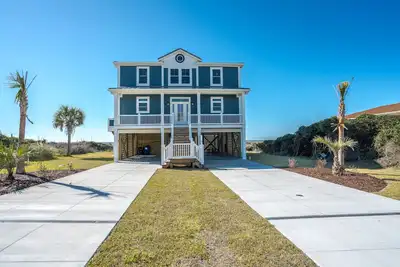 Image de New! Oceanfront w/ Direct Access to Beach & View of Pier. The Seventh Wave