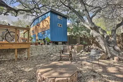 Image de Unique Stay: 'Tiny Everest' San Antonio Home!