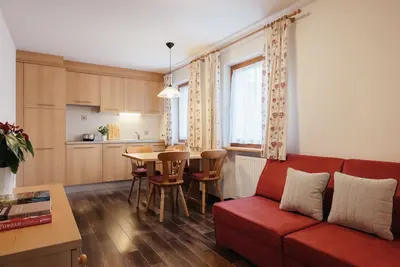 Appartement 'Ciasa Willy Sas La Crusc' avec vue sur la montagne, jardin partagé et Wi-Fi