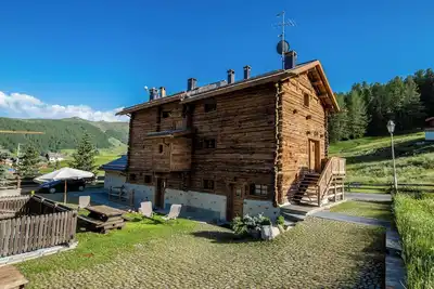 Image de Appartement \"Quadrilocale Baita Kate\" avec vue sur les montagnes, jardin et Wi-Fi