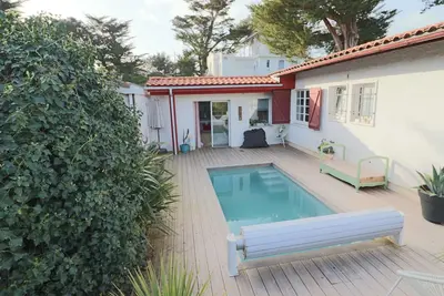Image de Maison au calme, 10mns océan et golf avec piscine privée