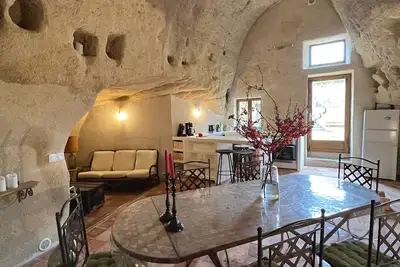 Image de Maison troglodyte idéale pour des vacances en famille, entre amis ou en amoureux
