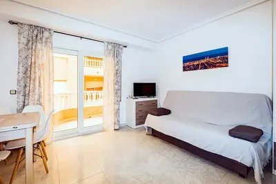 Image de A studio a hundred meters from the sea!