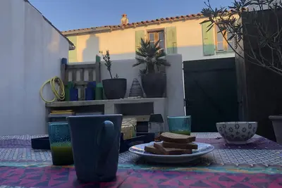 Image de à 5 minutes de la côte Sauvage, une petite maison alliant esthétique et confort